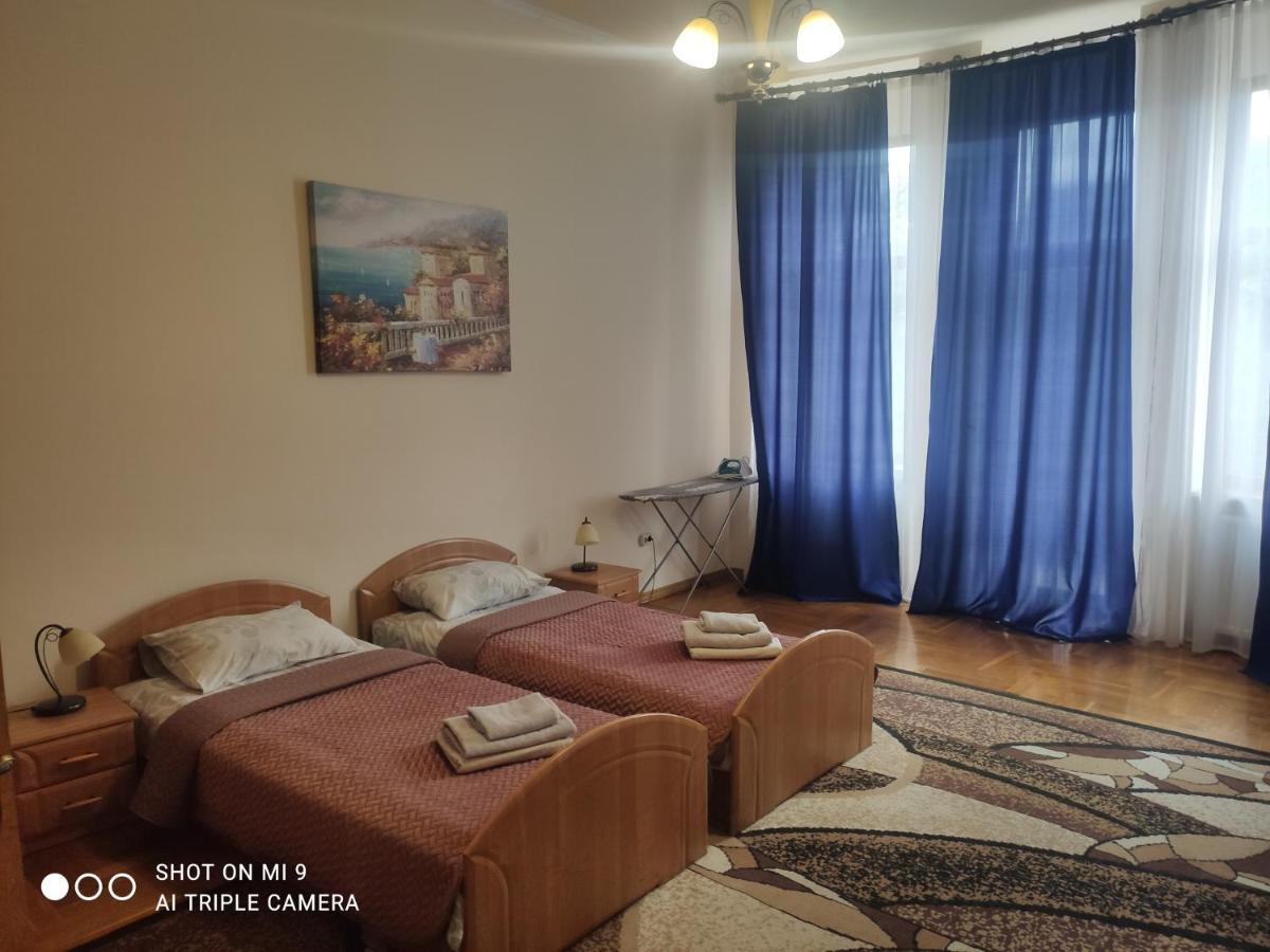 Apartments Domovik ,Kirilla I Mefodiya, 5 Muncaci Exterior foto